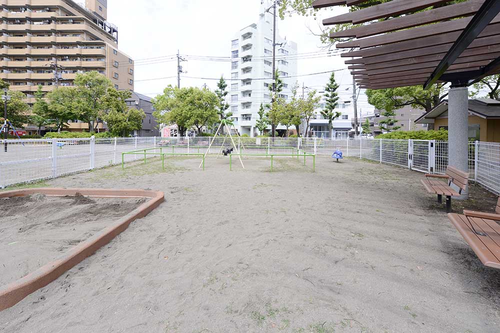 syoubu-playground-equipment-11 フェンスで囲われた幼児コーナー(しょうぶ沼公園)