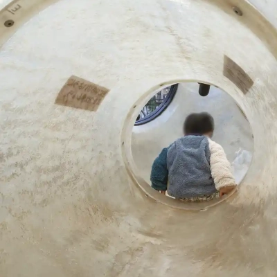 竹ノ塚第一公園にあるチューブ型遊具