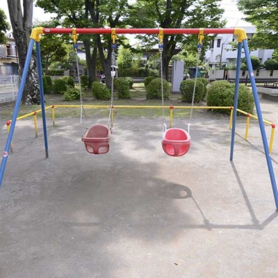 幼児用ブランコ（竹の塚第八公園）