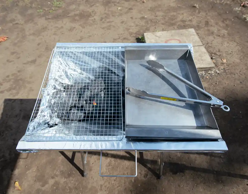 器材「炭火バーベキューグリル」（舎人公園のバーベキュー広場）