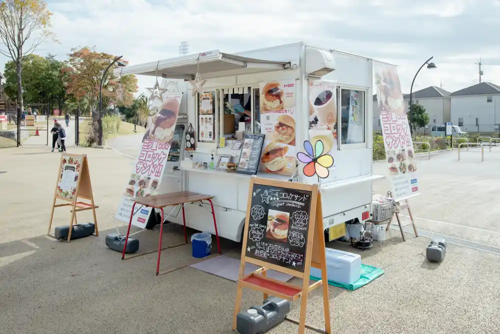 toneri-landscape-31 冒険の丘近くの出店(舎人公園)