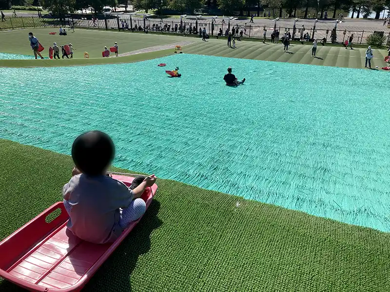 上から見たゲレンデ（舎人公園）