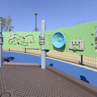 幼児向け知育遊具（舎人公園）