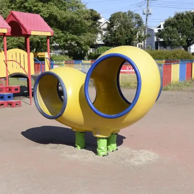 ゆらゆら揺れるロッキング遊具（舎人公園にある幼児公園）