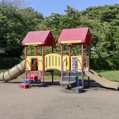 幼児用滑り台（舎人公園にある幼児公園）