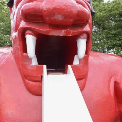 舎人いきいき公園にある鬼の滑り台