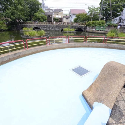 じゃぶじゃぶ池（東和親水公園）