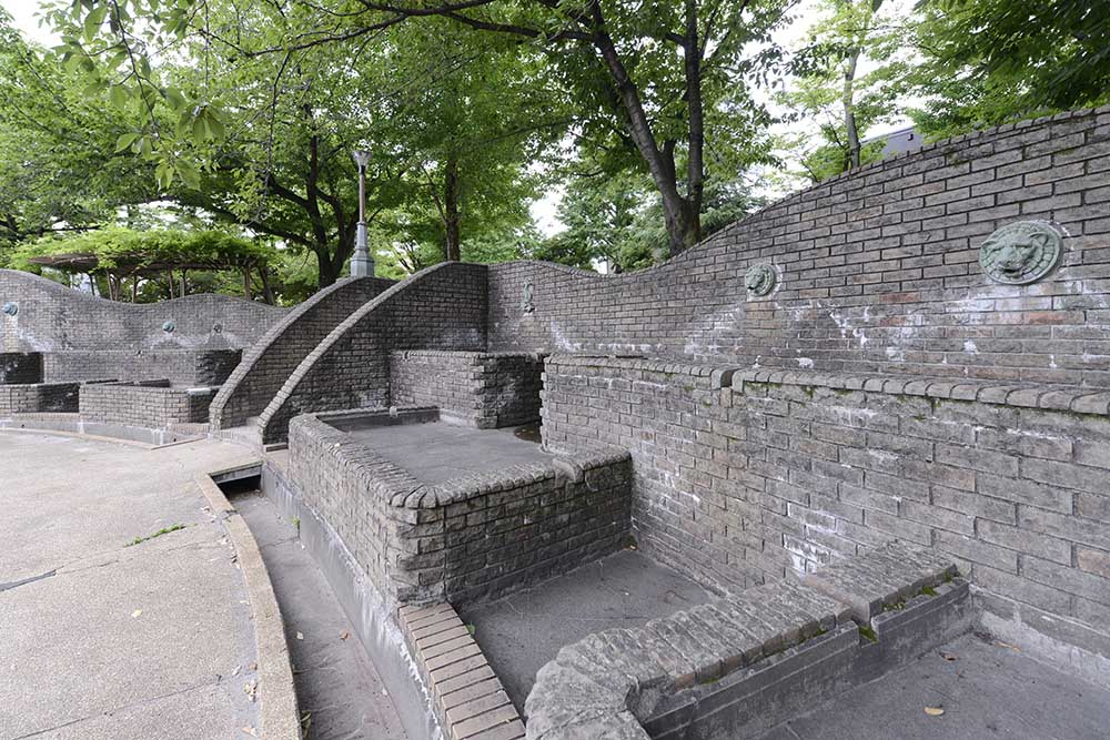 touwas-landscape-4 段々畑風の噴水(東和親水公園)