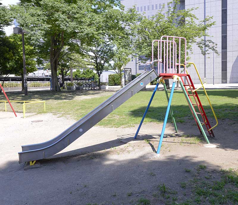 tyuou-playground-equipment-5 幼児用滑り台(中央公園)