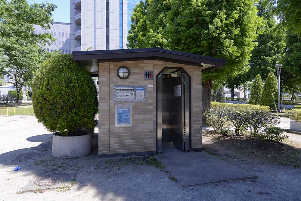 トイレ（中央公園）