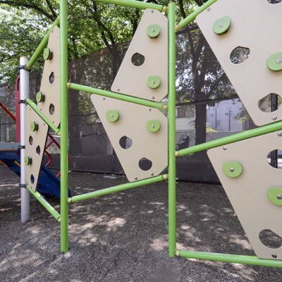 コンビネーション遊具（梅田亀田公園）