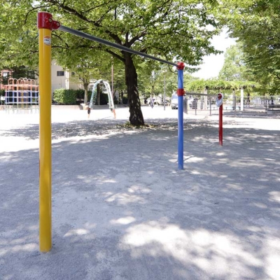 鉄棒（梅田亀田公園）