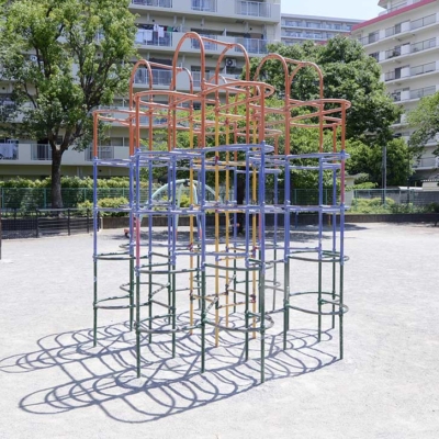 ジャングルジム（梅田亀田公園）