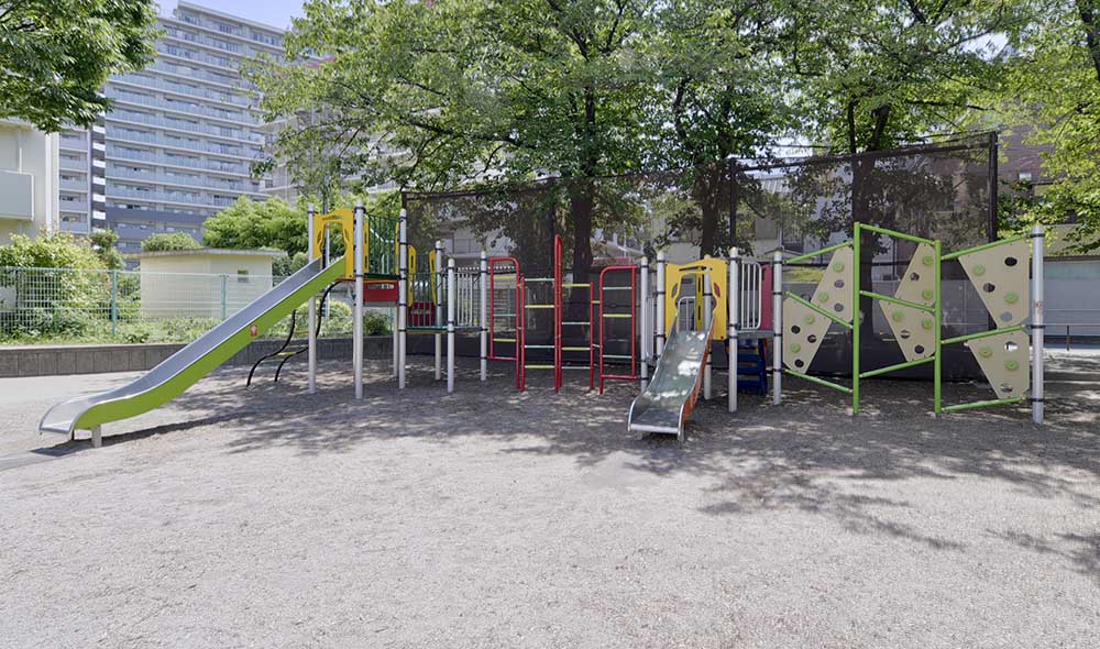 コンビネーション遊具（梅田亀田公園）