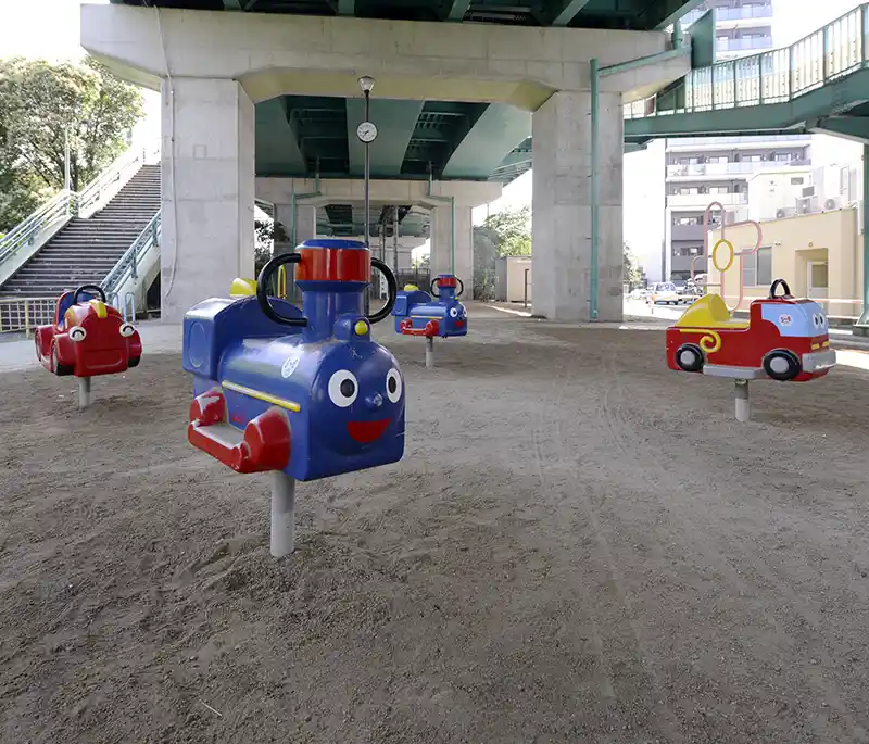 ロッキング遊具（牛田児童遊園）