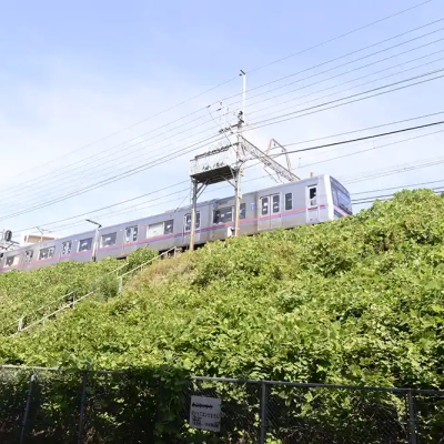 ushidajidou-train-3 公園から見える電車(牛田児童遊園)