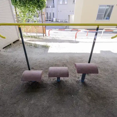 ushidajidou-training-4 足上げストレッチ(牛田児童遊園)