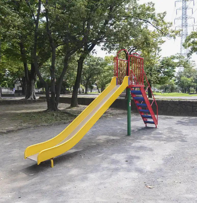 谷在家公園の滑り台