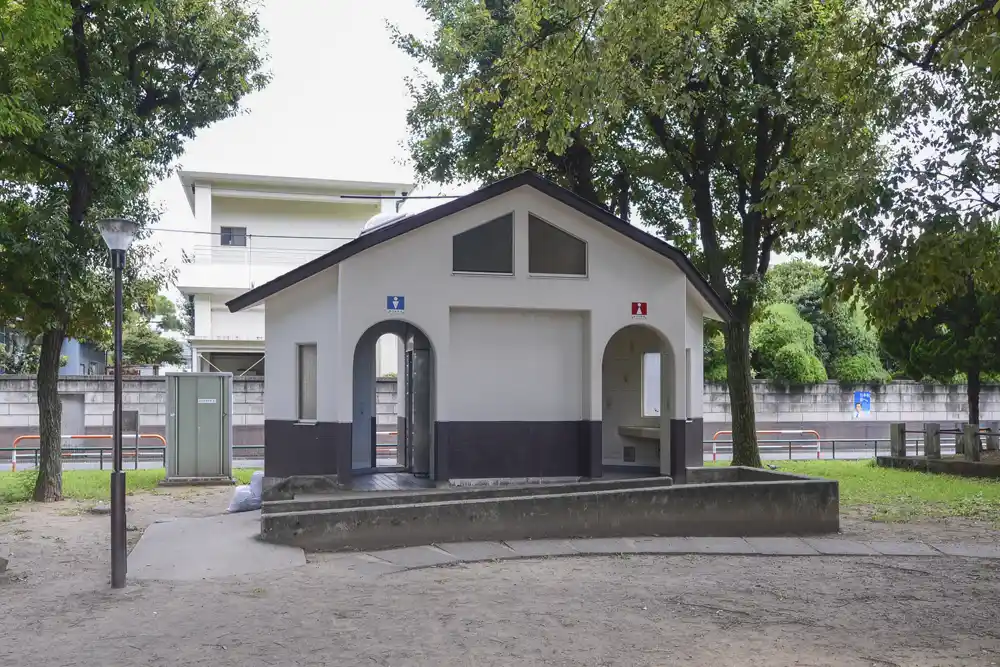 谷在家公園のトイレ