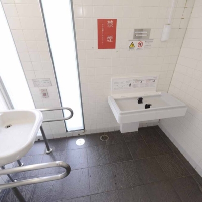 おむつ交換台（中川公園B地区）