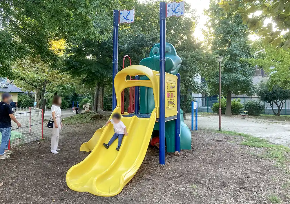 kitasanya-playground-equipment-28 ドラゴンの滑り台(北三谷公園)