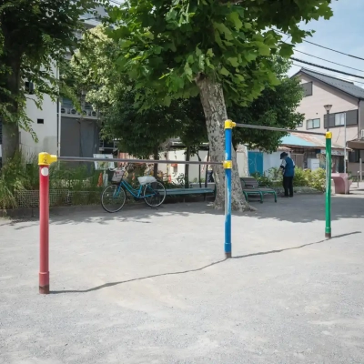 千住ほんちょう公園の鉄棒