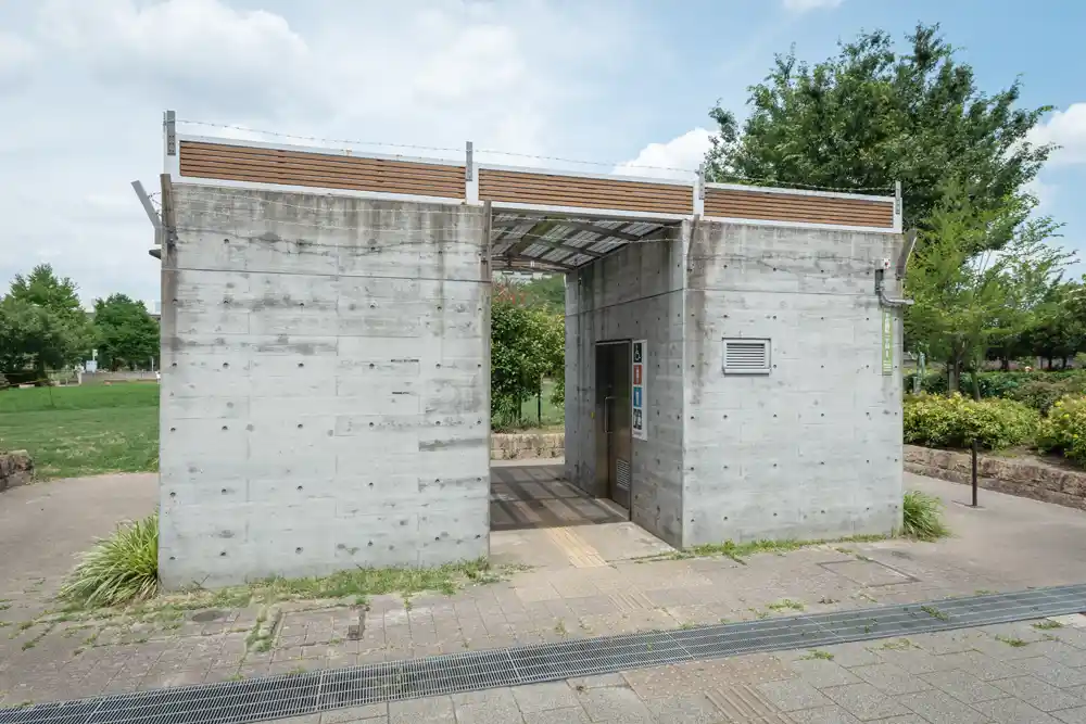 千住大橋さくら公園のトイレ