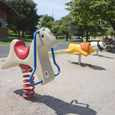 shioiri-playground-equipment-2 汐入公園にあるロッキング遊具