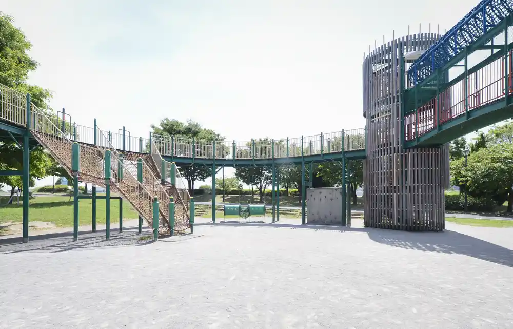 shioiri-playground-equipment-7 汐入公園にある巨大複合遊具「ツインタワー」