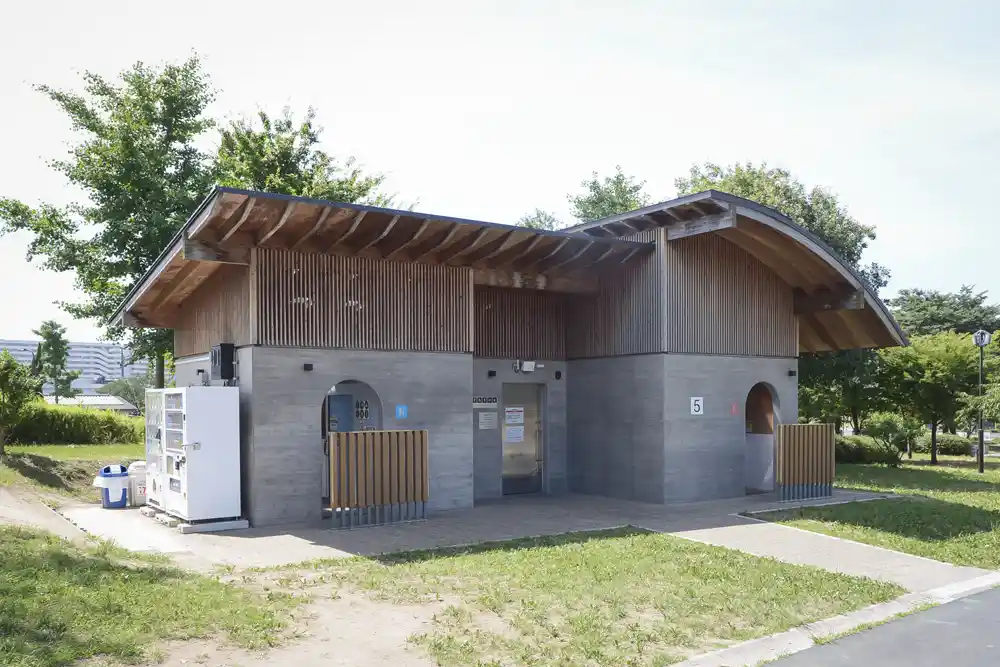 shioiri-toilet-1 汐入公園のトイレ