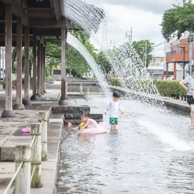 曳舟川親水公園のじゃぶじゃぶ池