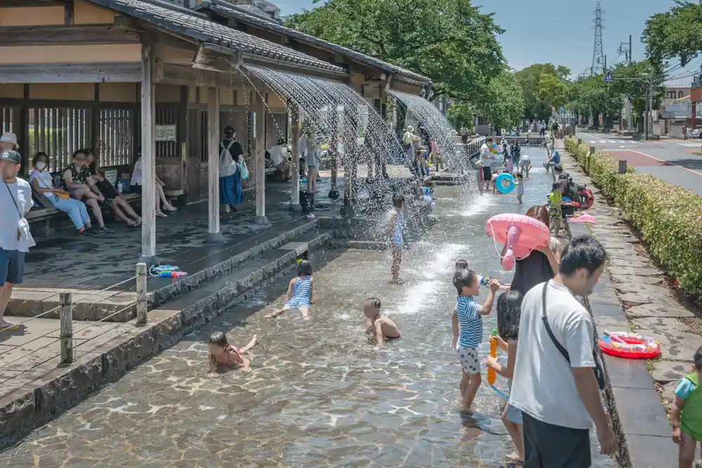 曳舟川親水公園のじゃぶじゃぶ池