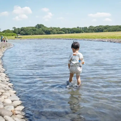 mizumoto-bouken-square-12 水元公園のせせらぎ広場では水遊びができる