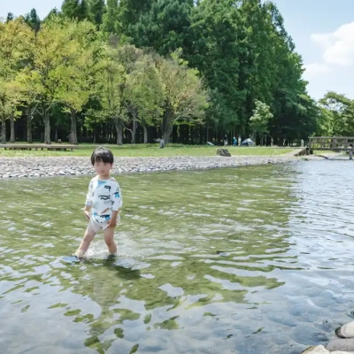 mizumoto-bouken-square-13 水元公園のせせらぎ広場では水遊びができる