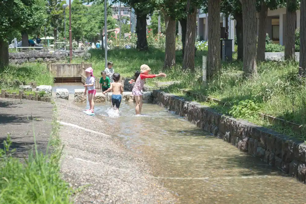 西亀有せせらぎ公園のじゃぶじゃぶ池