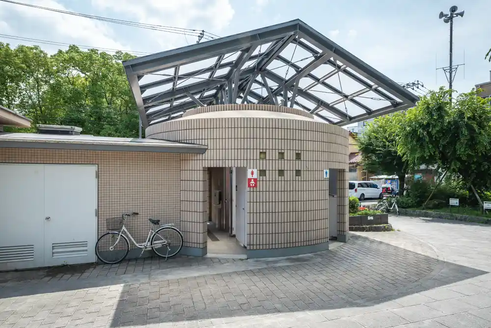 荒川区天王公園のトイレ